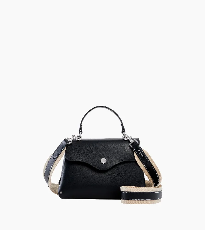 Classic Chic Deals Sans Couture small handbag in smooth leather
