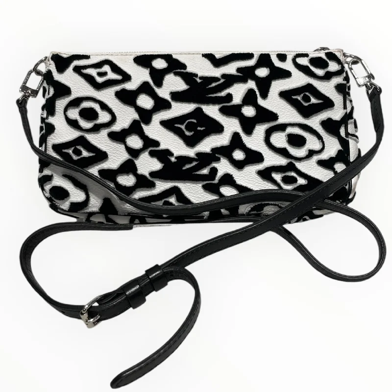 Trendy Threads LOUIS VUITTON/Cross Body Bag/Monogram/Leather/WHT/X URS FISCHER TUFTED POCHETTE