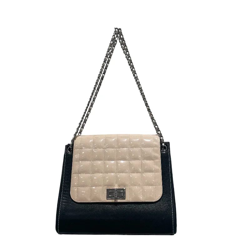 Luxurious Bags With Limited-Time Offers CHANEL/Cross Body Bag/Leather/CRM/PATENT CHOCOLATE ACCORDION