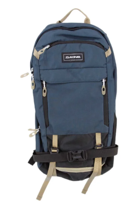 midnight blue:#5b788e