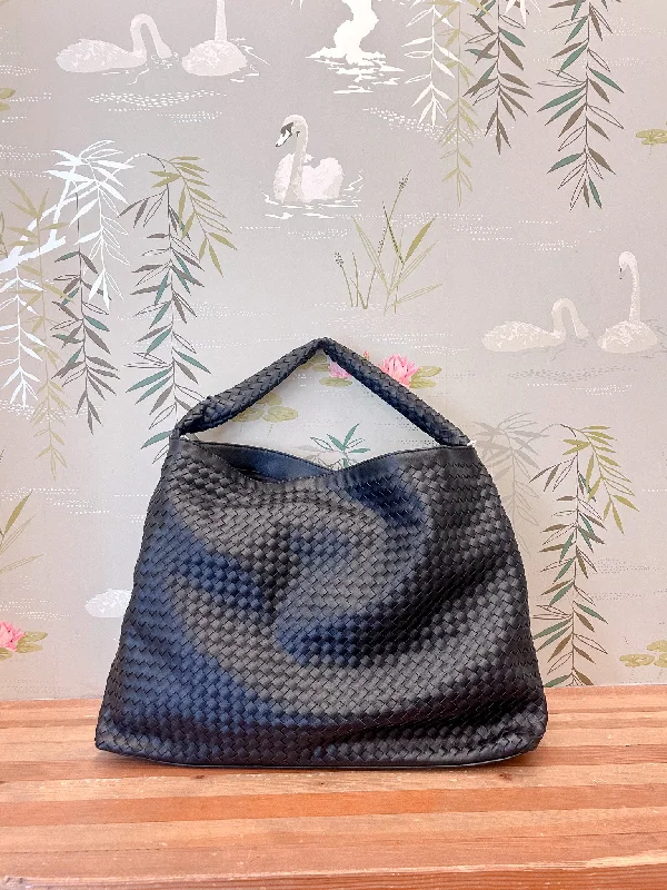 Stylish Yet Affordable Bags Drew Large Woven Bag Black