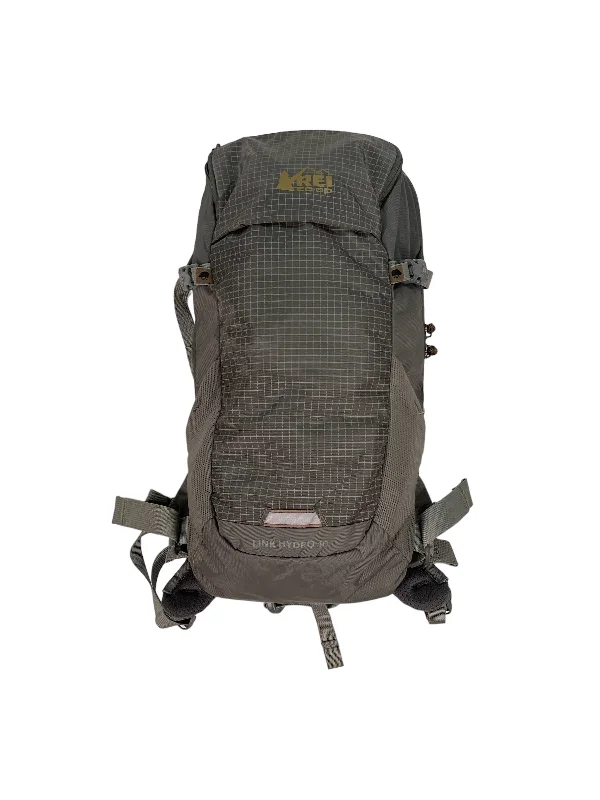 Break Fashion Norms REI Co-op Link 10L Hydration Pack