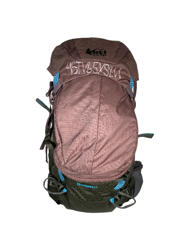 Laid-Back Fashion Offers Traverse 65