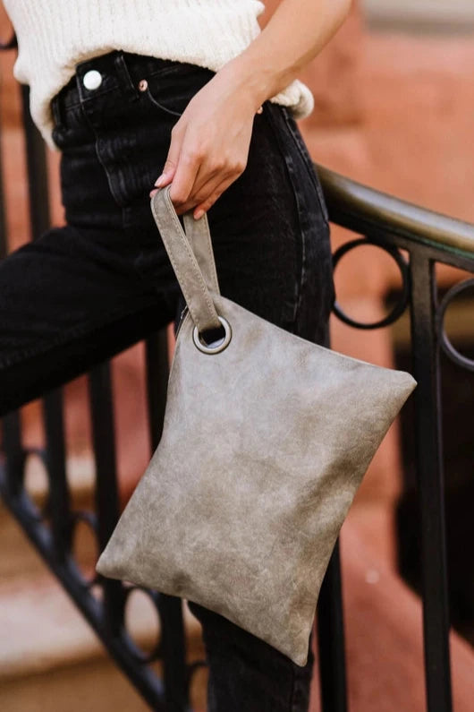 Minimalist Bags For Clean And Modern Aesthetics Alexa Oversized Travel Clutch