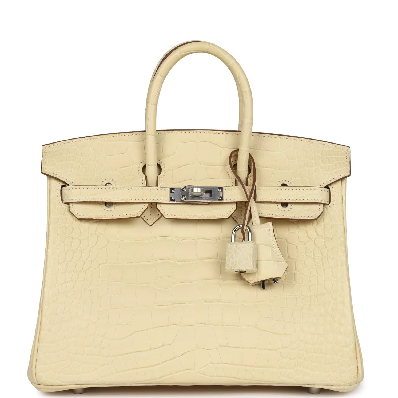 Chic Bags For Office Professionals And Urban Dwellers Hermes Birkin 25 Vanille Matte Alligator Palladium Hardware