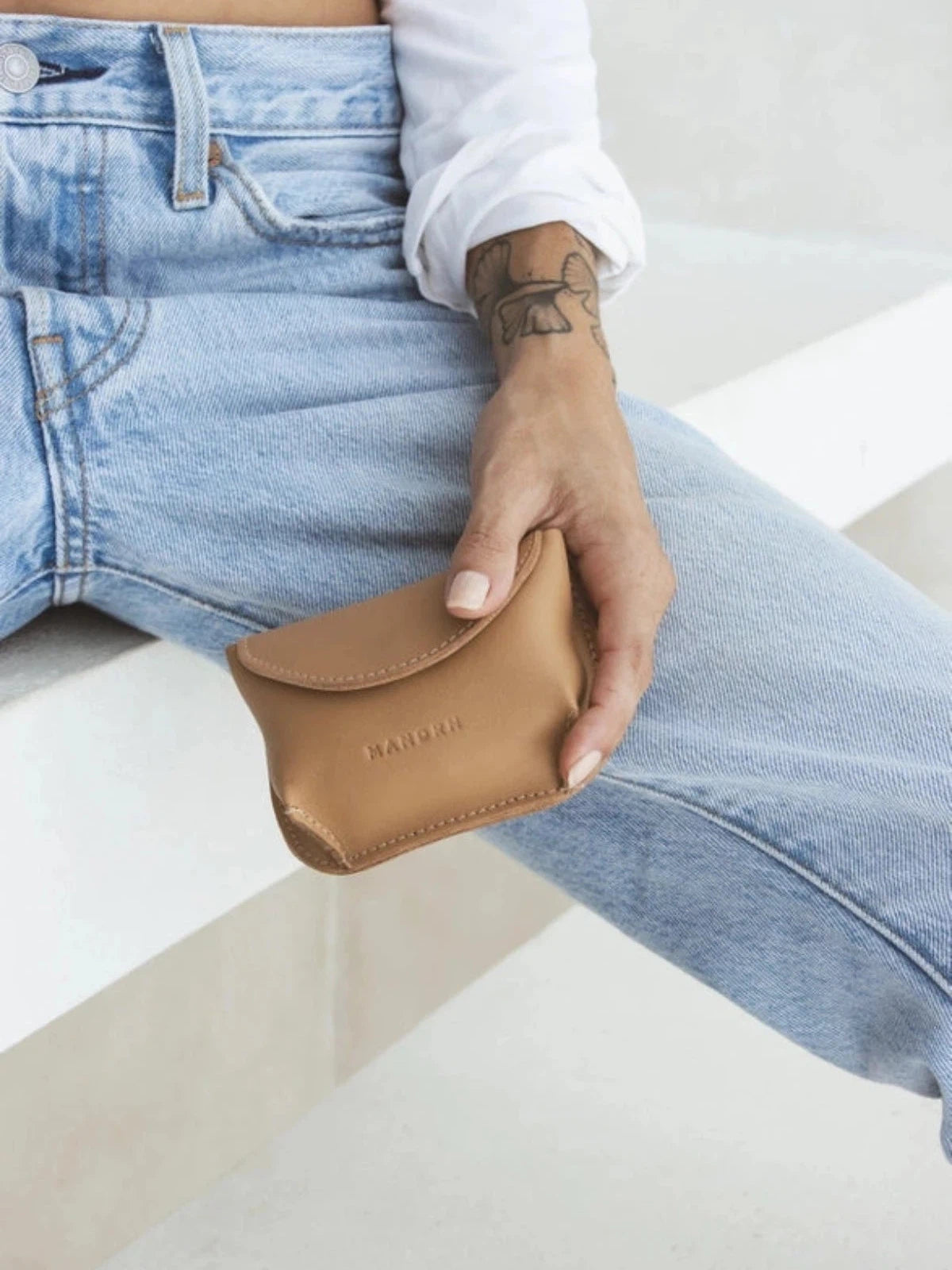 Bags For Personalized Gifts MANDRN BILLIE LEATHER POUCH - SAND