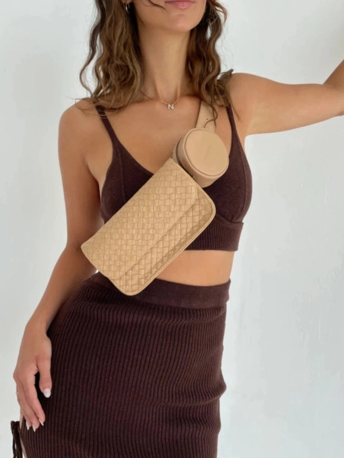 Glamorous Bags For Evening Events And Parties MANDRN ZIGGY WOVEN LEATHER FANNY PACK - SAND Glamorous Bags For Evening Events And Parties MANDRN ZIGGY WOVEN LEATHER FANNY PACK - SAND