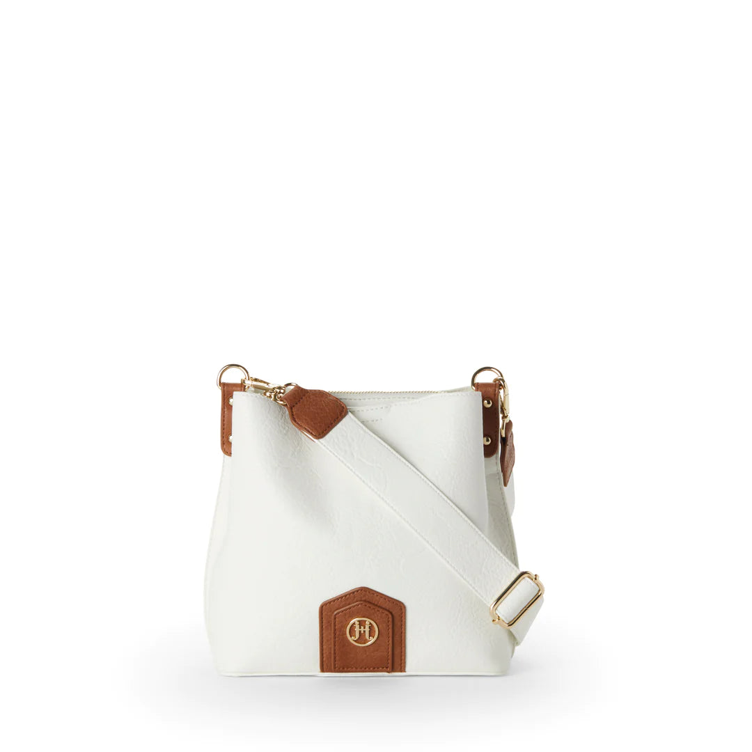 Stylish Bags For Fashion Influencers And Bloggers Naomi Bucket Crossbody