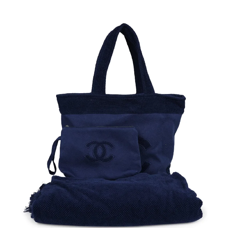Stylish Bags With Discounts Chanel CC Beach Tote Bag & Towel Set Navy Blue Canvas & Terry Stylish Bags With Discounts Chanel CC Beach Tote Bag & Towel Set Navy Blue Canvas & Terry