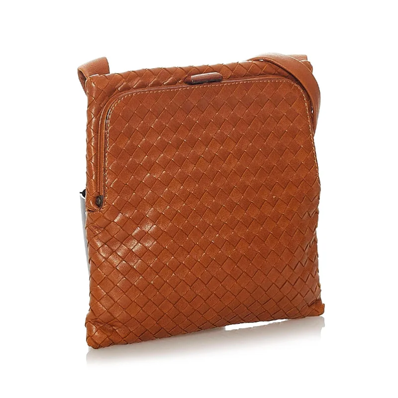 Bags For Minimalist And Functional Design Bottega Veneta Intrecciato Leather Shoulder Bag (SHG-27854)