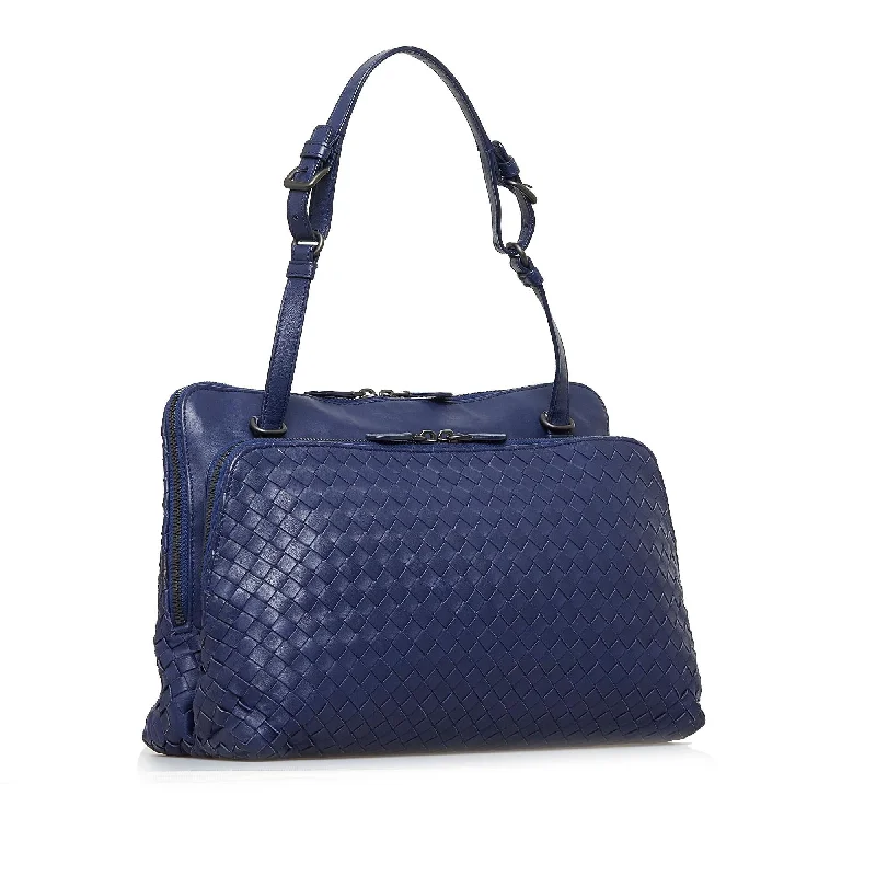 Halloween-Themed Bottega Veneta Intrecciato Shoulder Bag (SHG-uhdnmx)
