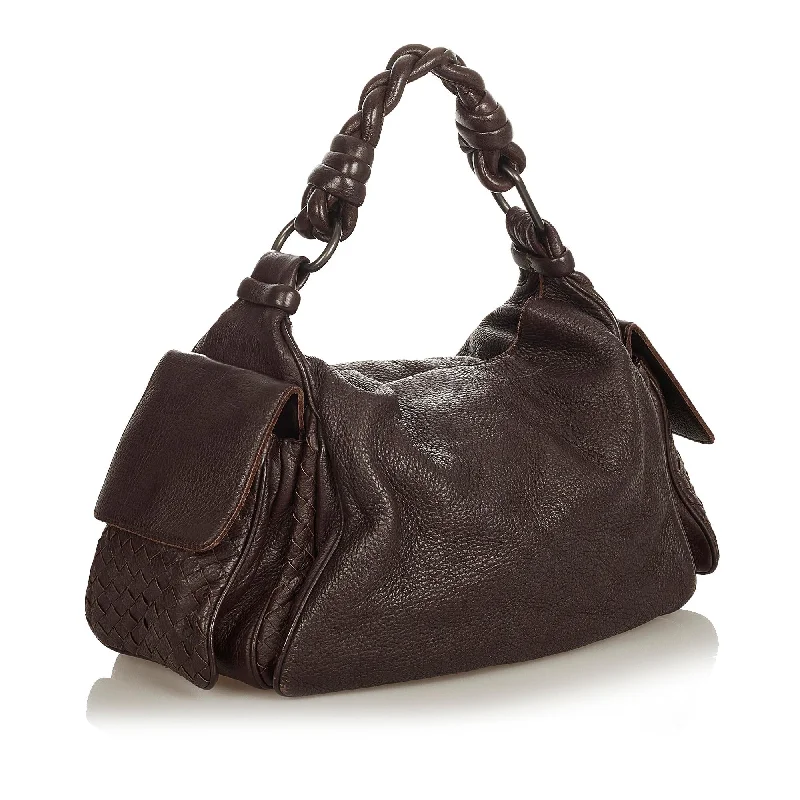 Versatile Bags That Suit Any Outfit Or Event Bottega Veneta Intrecciato Leather Shoulder Bag (SHG-25775)