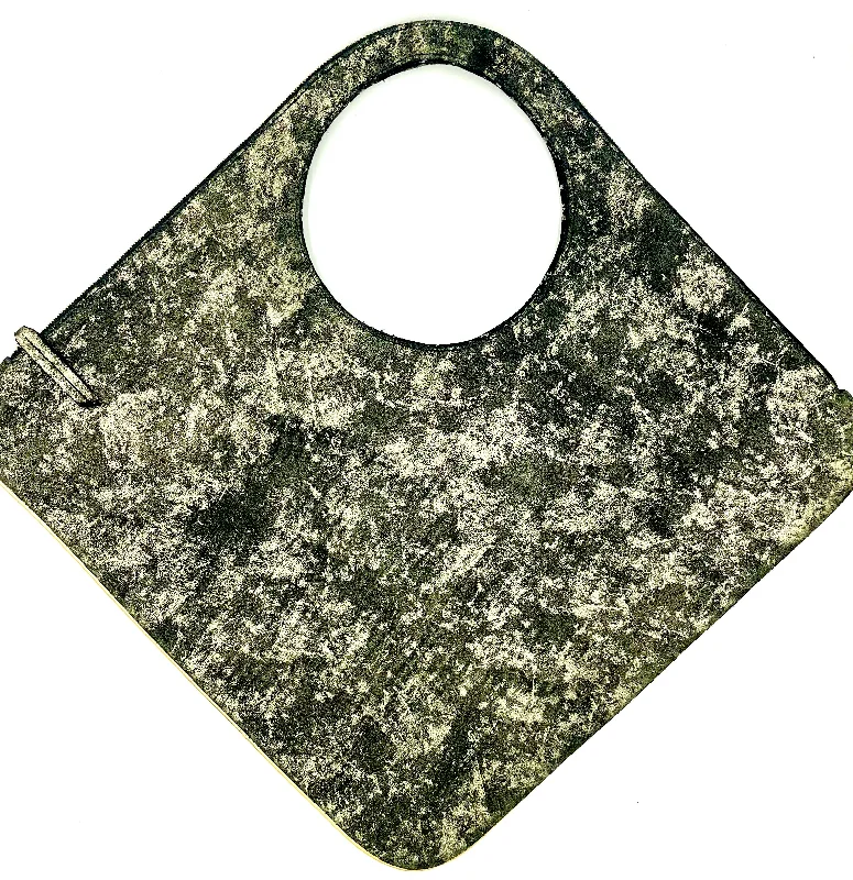 Vintage-Inspired Diamond Shoulder Bag in Golden Black Brush Limited Edition￼