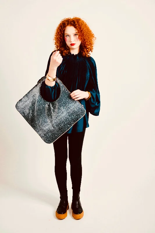 Senior Travelers Diamond Shoulder Bag in Stingray Black Pink