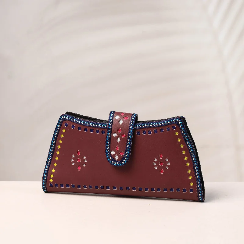 Lightweight Bags With Clearance Prices Brown - Handcrafted Kutch Leather Clutch / Wallet