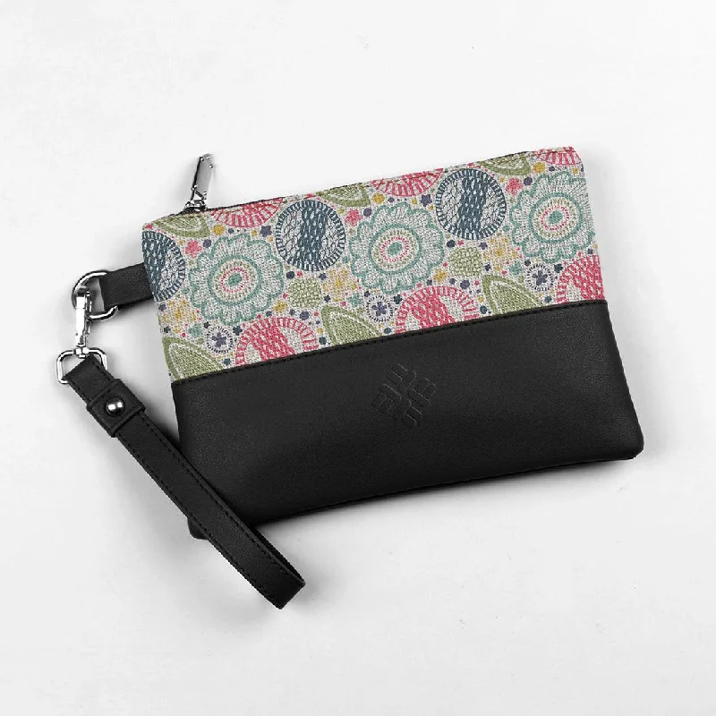 Seasonal Clearance Bags For Summer, Winter, Etc. Black Toiletry Pouch Summer Mess