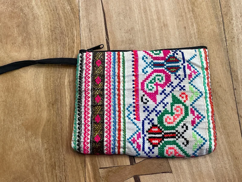 Bags For Minimalist And Functional Design Hmong Wristlet Clutch