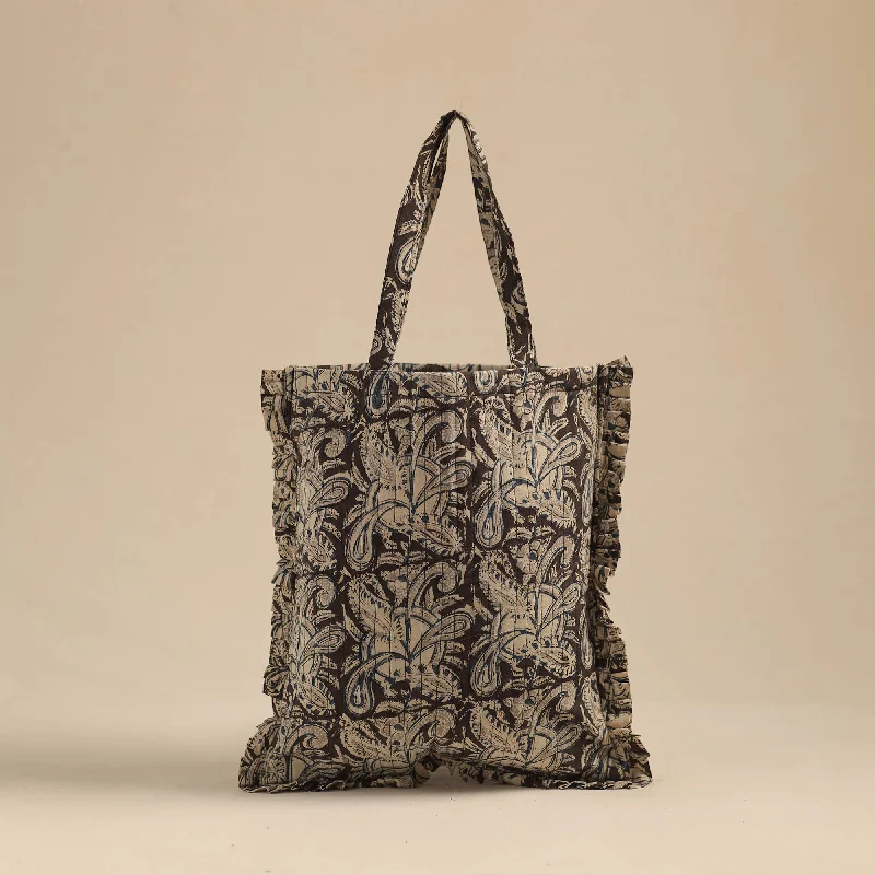 Eco-Friendly Bags For Sustainable Fashion Lovers Handcrafted Cotton Frill Jhola Bag 10 Eco-Friendly Bags For Sustainable Fashion Lovers Handcrafted Cotton Frill Jhola Bag 10