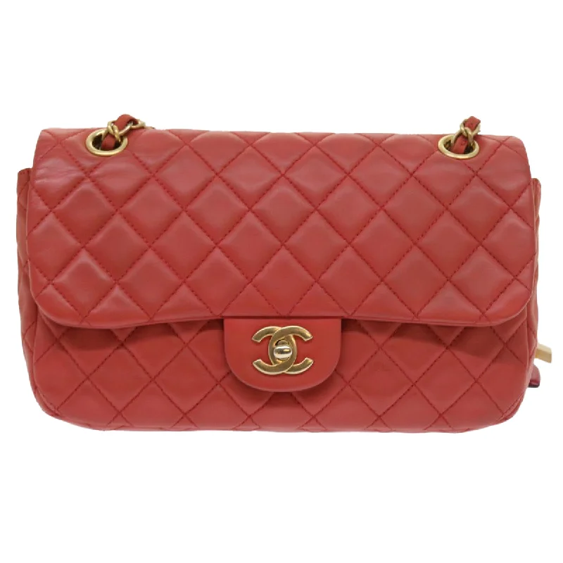 Chic Bags For Office Professionals And Urban Dwellers Chanel Matelassé Leather Shoulder Bag (Pre-Owned) Chic Bags For Office Professionals And Urban Dwellers Chanel Matelassé Leather Shoulder Bag (Pre-Owned)