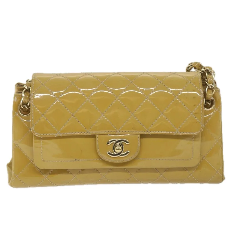 Bags For Playful And Chic Styles Chanel Matelassé Patent Leather Shoulder Bag (Pre-Owned) Bags For Playful And Chic Styles Chanel Matelassé Patent Leather Shoulder Bag (Pre-Owned)